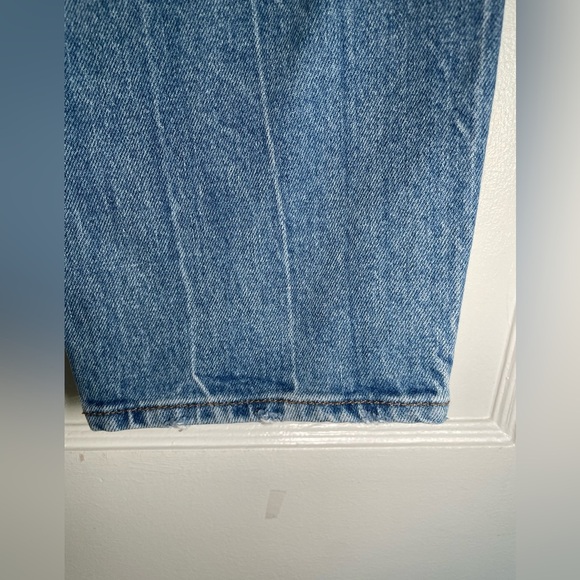 Abercrombie High Rise Mom Jean - Picture 7 of 15